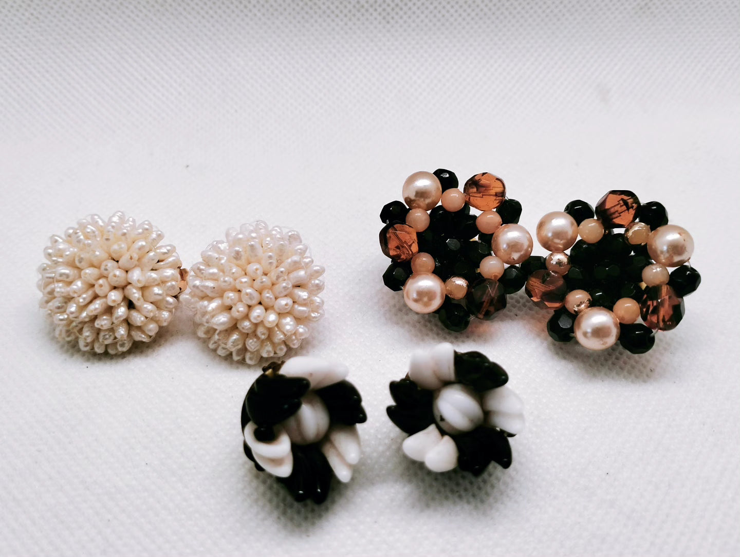 1950s vintage cluster bead clip on earrings x3