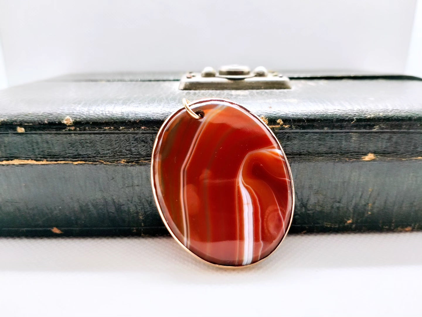 Antique 9ct rose gold banded agate conversion pendant