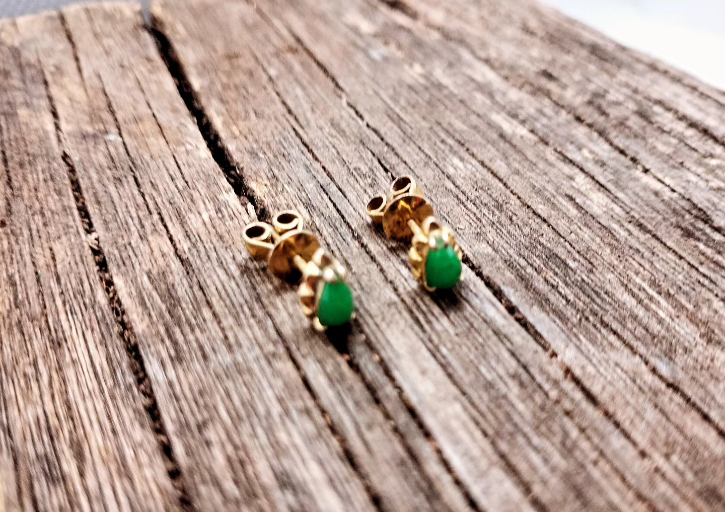 Vintage 9ct gold and Jade stud earrings